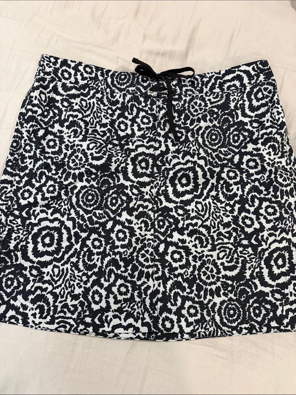 Rip Skirt Black & White Floral Tie-Front Skirt
